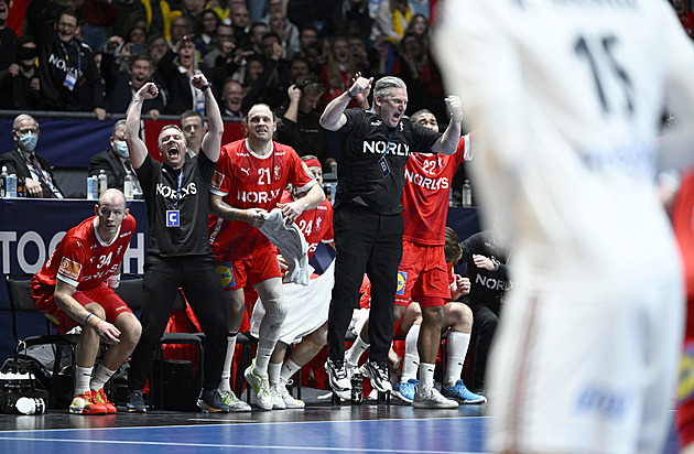 Dánští házenkáři jako první tým v historii potřetí za sebou vyhráli MS
