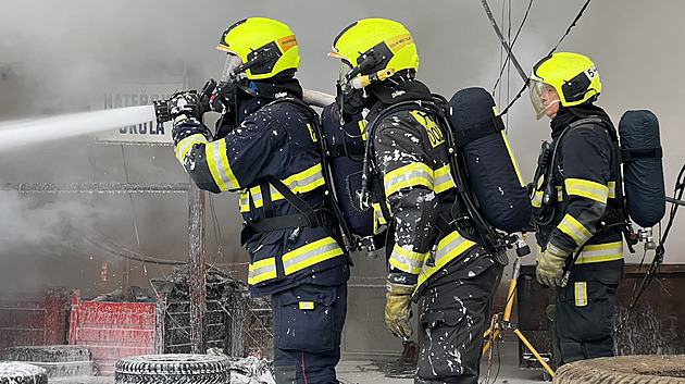 Třináct lidí muselo kvůli požáru opustit dům s pečovatelskou službou