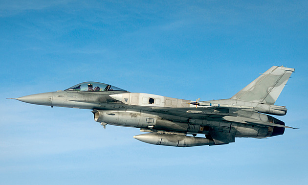 Dánsko a Nizozemsko mohou předat F-16 Ukrajině, do bojů se zapojí příští rok