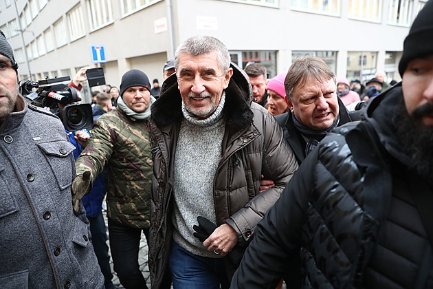 Zabijačková kampaň. Otázka na vojáky do Polska byla provokace, řekl Babiš