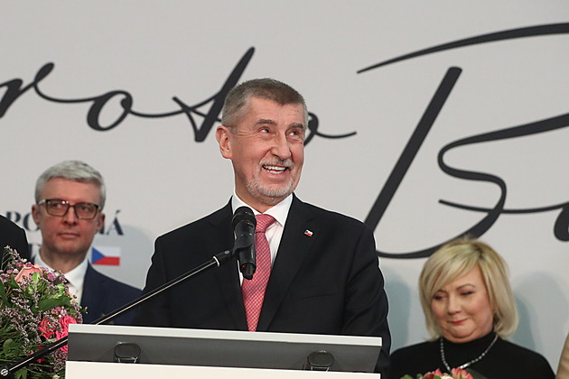Neúspný prezidentský kandidát Andrej Babi na tiskové konferenci. (28. ledna...