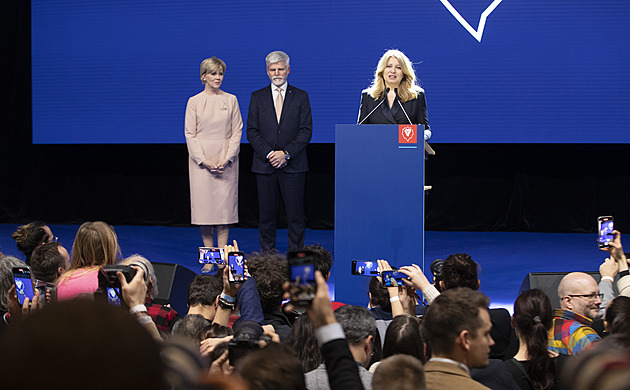Prezident Pavel je na své první oficiální zahraniční cestě na Slovensku
