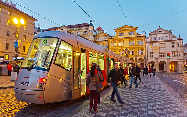 Průjezd Malou Stranou uzavře oprava tramvajové trati, hrozí kolaps dopravy