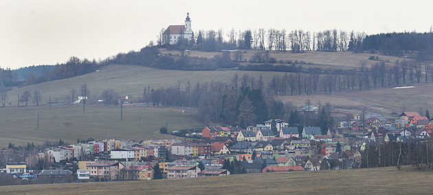Lípy na Uhlíském vrchu v Bruntále se staly nejkrásnjím stromoadím v esku,...