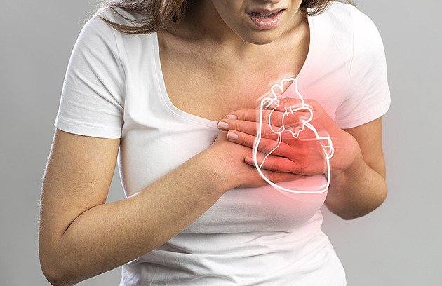 Jak poznat infarkt. Varovné příznaky mohou být u žen jiné