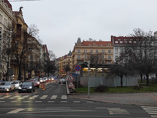 <p>Dopravní podnik začal ve stanici Jiřího z Poděbrad na lince metra A s výměnou stávajících eskalátorů za energeticky úspornější.</p>