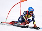 Mikaela Shiffrinová v prvním kole obího slalomu Svtového poháru na Kronplatzu.
