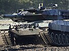Tank Leopard 2 pi cviení nmecké armády v roce 2021