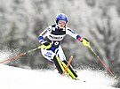 Martina Dubovská bhem prvního kola slalomu ve pindlerov Mlýn.