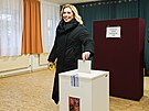 Neúspná prezidentská kandidátka Danue Nerudová ve volební místnosti ve...