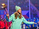 Vrchlabská snowboardistka Eva Adamczyková v Hradci Králové zapaluje ohe pi...