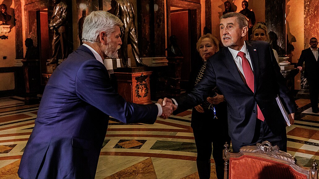 Petr Pavel a Andrej Babi� p�ed debatou �eské televize (22. ledna 2023)