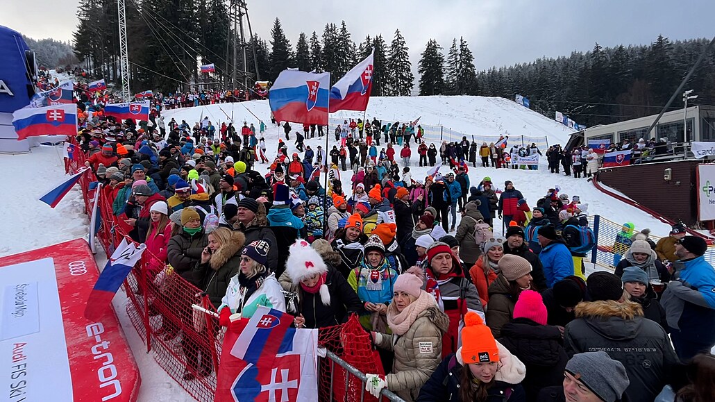Volby 2023 | Milujeme tě, Péťo! Světový pohár v lyžování ve Špindlu sledují  tisíce diváků - iDNES.cz