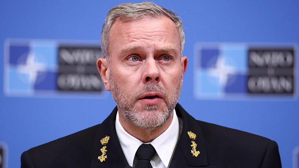 Předseda vojenského výboru NATO, admirál Rob Bauer