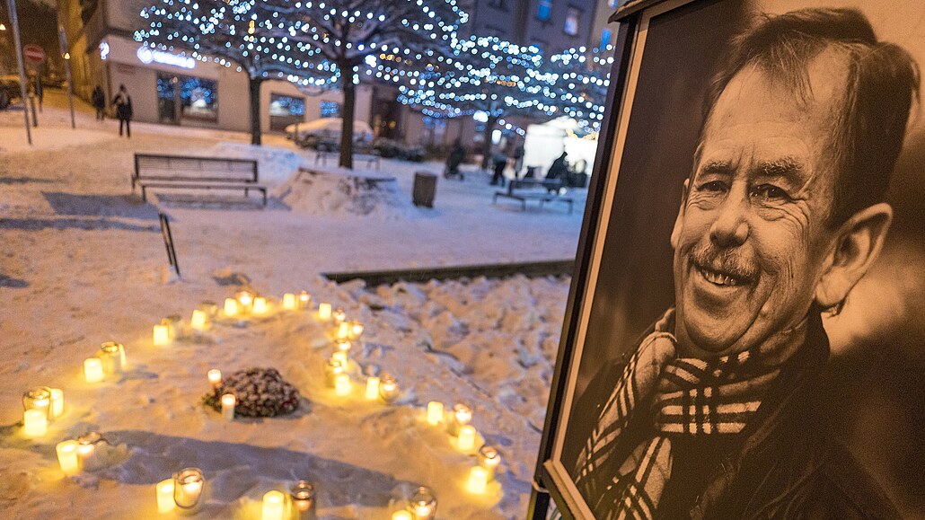 Srdce pro bývalého prezidenta Václava Havla se rozsvítilo v abachov parku v...