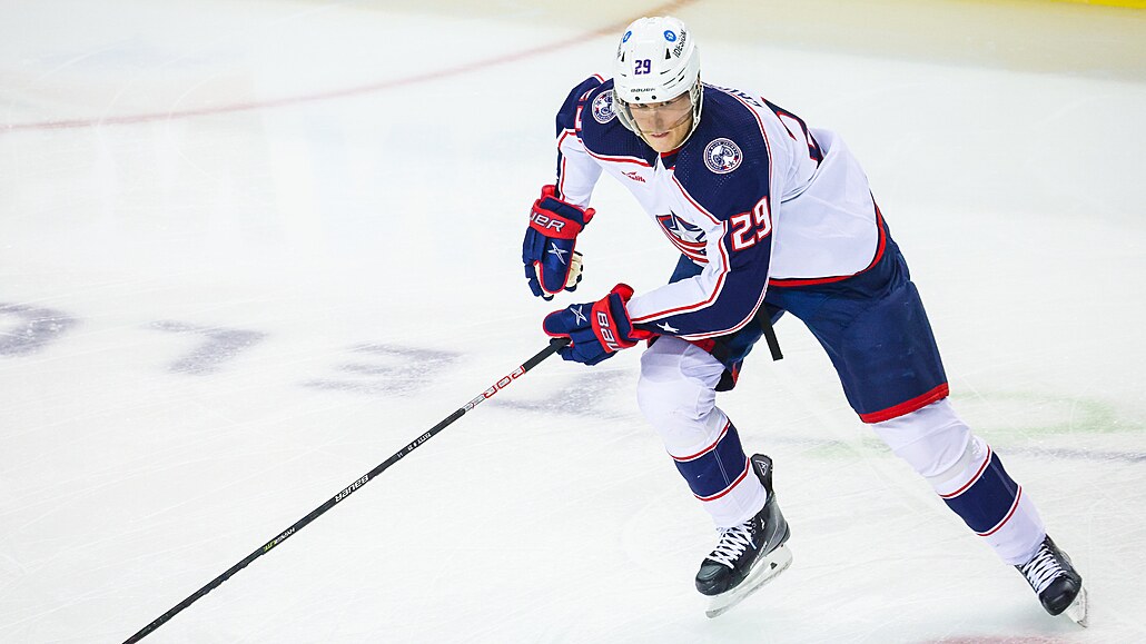 Patrik Laine v dresu Columbus Blue Jackets