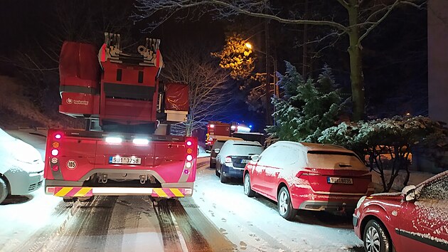 Hasiči a strážníci kontrolovali průjezdnost ulic na sídlištích v Ústí nad Labem.