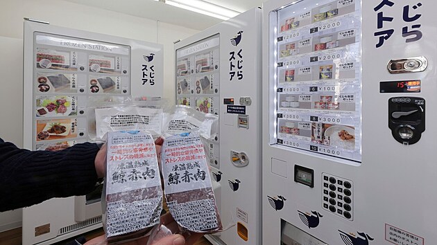 Automaty na velryb maso se zatm po spnm pilotnm prodeji objevily na dvou mstech Tokia. Provozuje je velrybsk spolenost Kyodo Senpaku. (6. ledna 2023)
