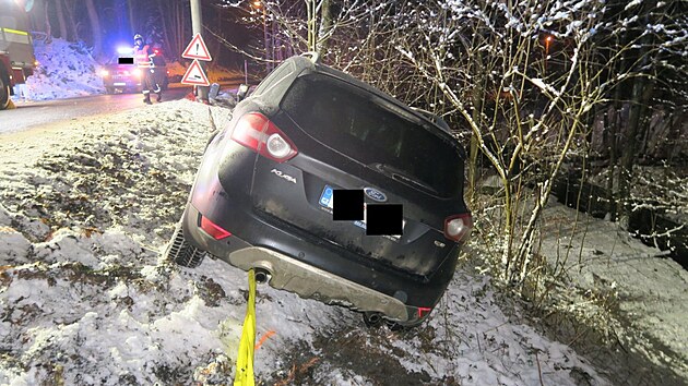 Opilý řidič havaroval cestou z Bedřichova.
