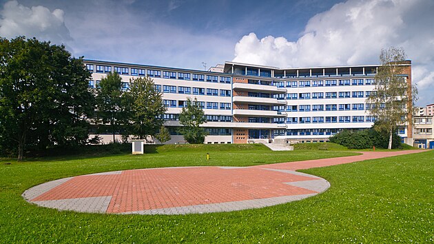 Arel valaskomezisk nemocnice hled provozovatele. Firm Agel kon smlouva, chce vak pokraovat. (2022)