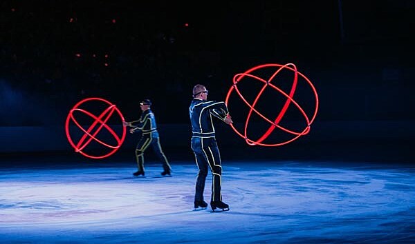 Cirkus Varius na led je seskupenm umlc nejlepch svtovch cirkus, kte sv umn jet povili a penesli ho na ledovou plochu.