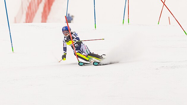 Martina Dubovsk bhem prvnho kola slalomu ve pindlerov Mln.