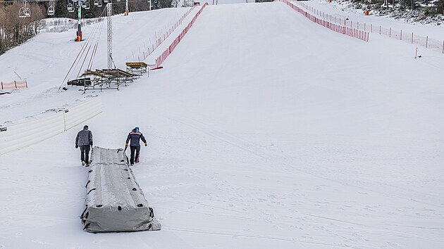 Příprava areálu ve Špindlerově Mlýně na Světový pohár žen v alpském lyžování. (26. 1. 2023)