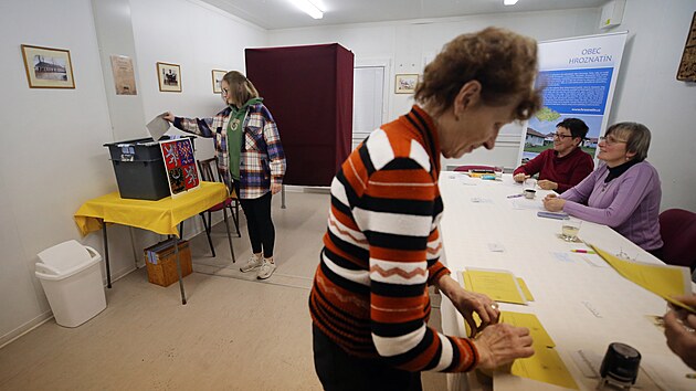 S prezidentem je na Vyso�in� nerozlu�n� spjata vesni�ka Hroznat�n na T�eb��sku. V roce 1895 se v n� narodil Ludv�k Svoboda. Ve druh�m kole nyn�j��ch prezidentsk�ch voleb zde zv�t�zil Petr Pavel. Andreje Babi�e tady porazil pom�rem 39 ku 27 hlas�m.