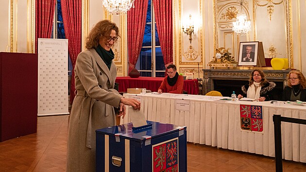 Čeští občané volili také v Paříži. (27. ledna 2023)