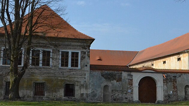 Zámek v Čečovicích prochází postupnou rekonstrukcí díky Klubu Ladislava Lábka.