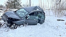 Na elezniním pejezdu v Ostrav-Tebovicích se v sobotu srazil vlak s autem...