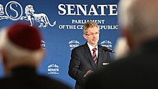 P�edseda Senátu Milo� Vystr�il hovo�il k ú�astník�m setkání p�i p�íle�itosti...