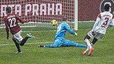 Sparťanský křídelník Lukáš Haraslín střílí gól v generálce na ligu proti...