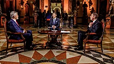Petr Pavel a Andrej Babiš před debatou České televize (22. ledna 2023)