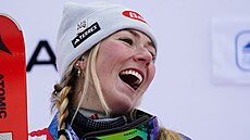 Mikaela Shiffrinová po triumfu v prvním slalomu ve Špindlerově Mlýně.