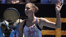 Karolína Plíšková se raduje z postupu do čtvrtfinále Australian Open.