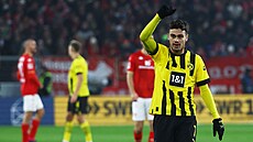 Giovanni Reyna z Dortmundu slaví gól.