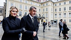 Prezidentský kandidát Andrej Babiš s manželkou Monikou na nedělní bohoslužbě za...