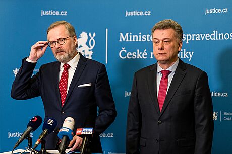 Premiér Petr Fiala a ministr spravedlnosti Pavel Blaek