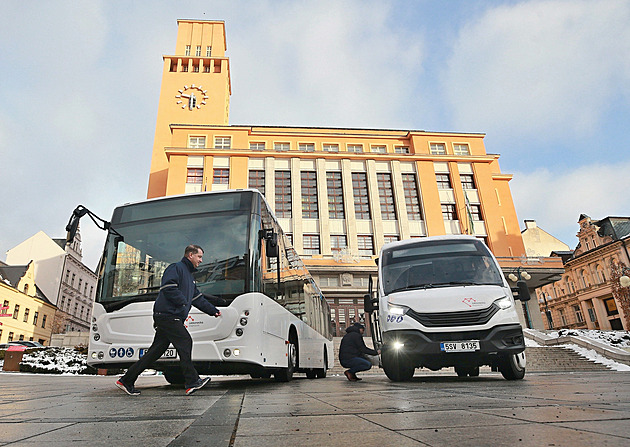V Jablonci startuje nový dopravce, autobusy jsou připravené na kopce i sníh