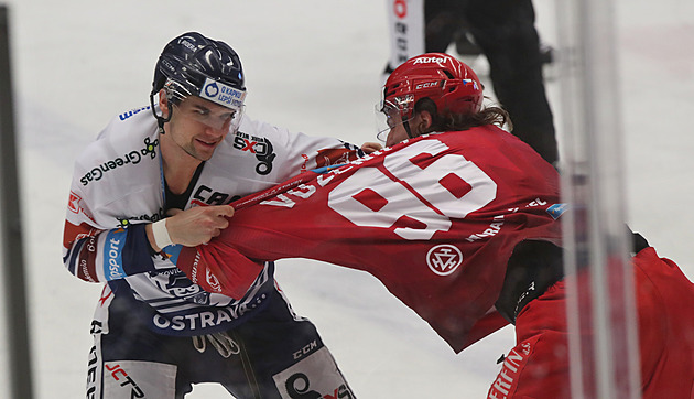 Nápor Vítkovic v derby přišel pozdě, hokejisté Třince mu odolali