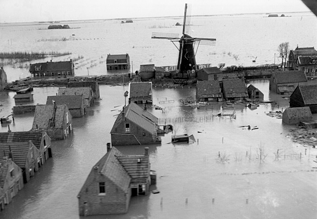 A začal plán Delta. Nizozemsko zničené válkou skoro dorazily protržené hráze
