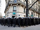 Francouzi protestují proti zákonu, který zvyuje hranici pro odchod do dchodu....