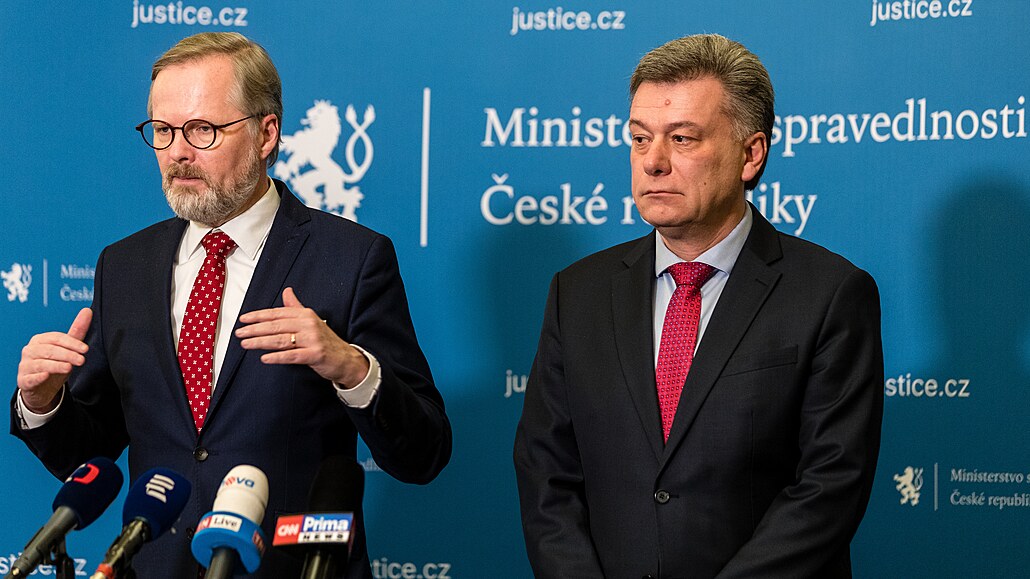 Premiér Petr Fiala a ministr spravedlnosti Pavel Bla�ek (oba ODS). (30. ledna 2023)