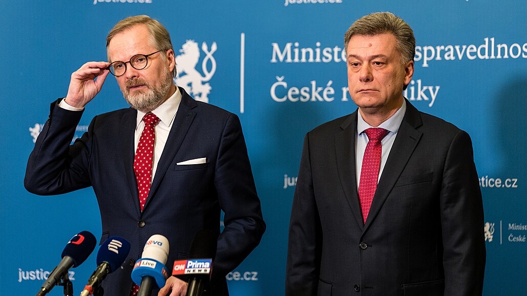 Premiér Petr Fiala a ministr spravedlnosti Pavel Blaek