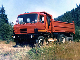 Tístranný skláp Tatra 815