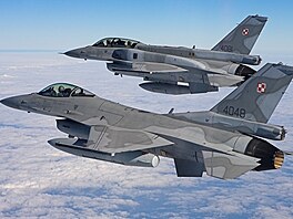 Významným u�ivatelem typu F-16 se v posledních letech stalo Polsko, které po...