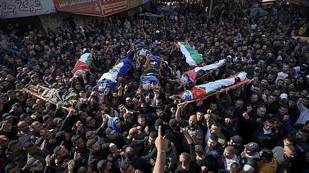 Poheb palestinskch militant zabitch razii izraelskho komanda ve mst Denn (26. ledna 2023)