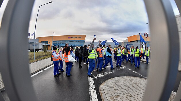 Zaměstnanci jihokorejské továrny Nexen Tire u Žatce zahájili stávku. (31. ledna 2023)