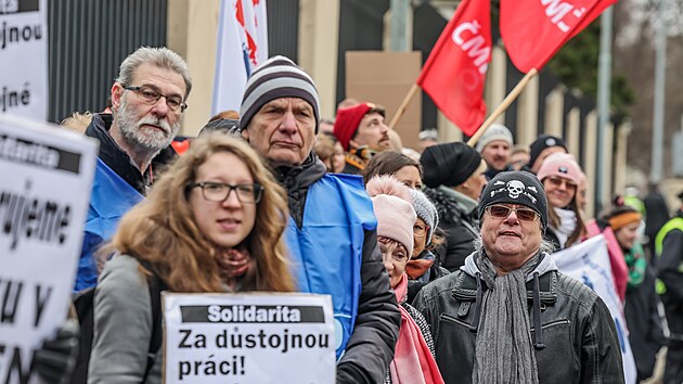 Protest zamstnanc spolenosti Nexen Tire ped velvyslanectvm Korejsk republiky kvli situaci ve firm. (31. ledna 2023)